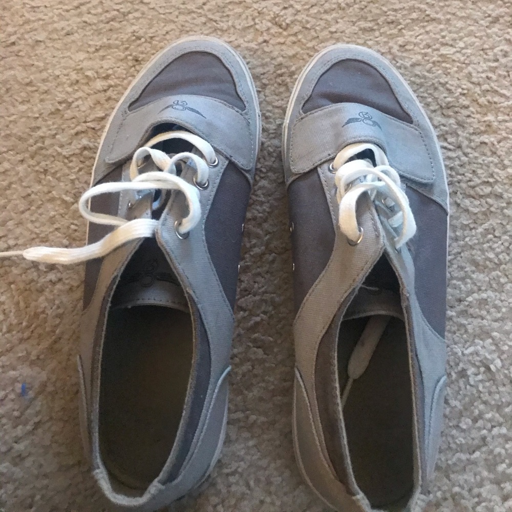Creative  Recreation shoes size 9